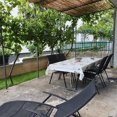 Gulin Apartments Vodice Eksteriør bilde