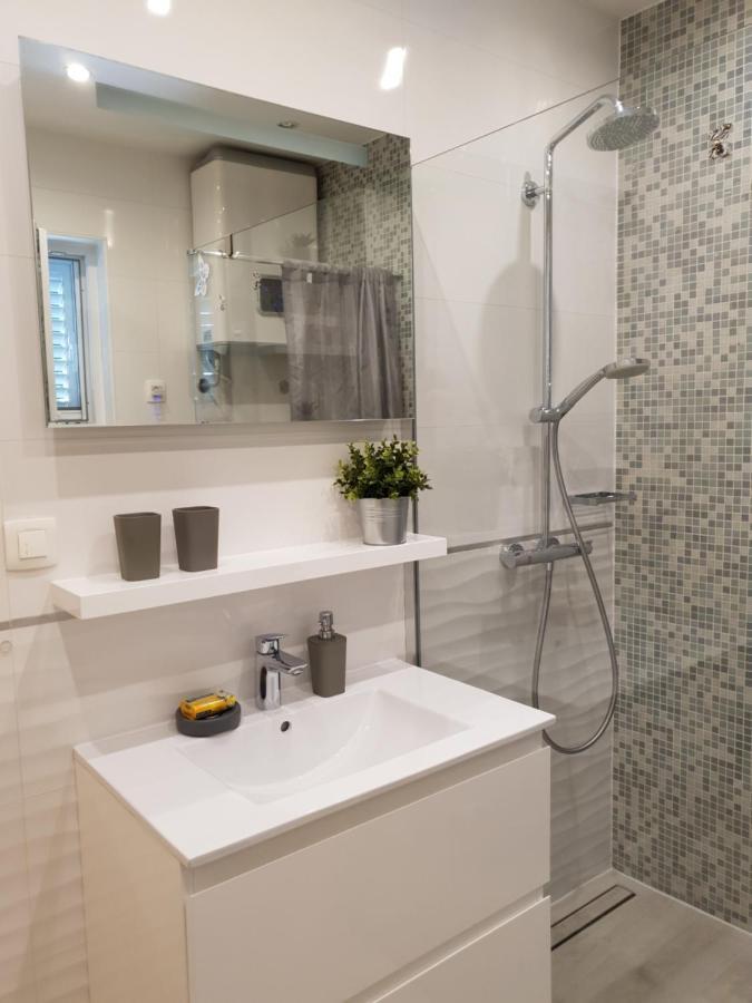 Gulin Apartments Vodice Eksteriør bilde