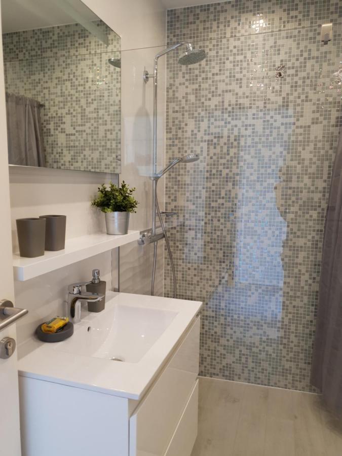 Gulin Apartments Vodice Eksteriør bilde