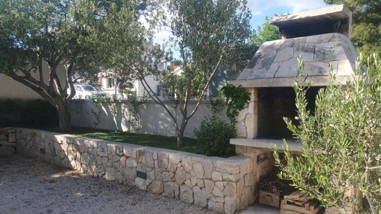Gulin Apartments Vodice Eksteriør bilde