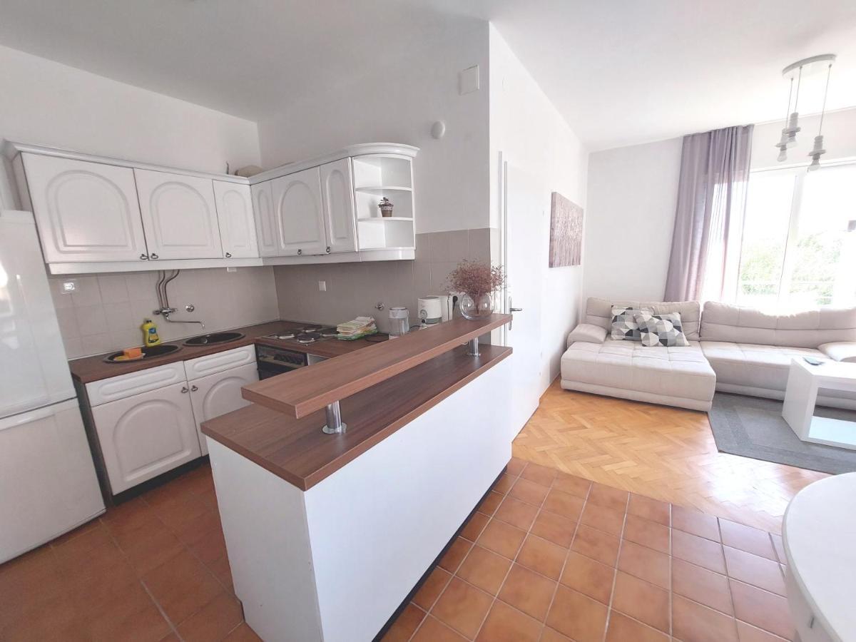 Gulin Apartments Vodice Eksteriør bilde