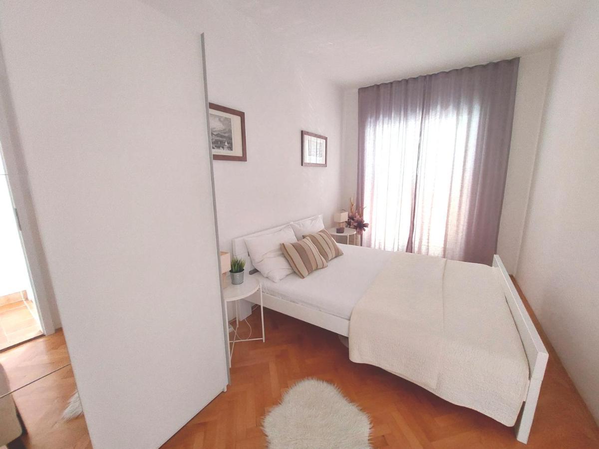 Gulin Apartments Vodice Eksteriør bilde