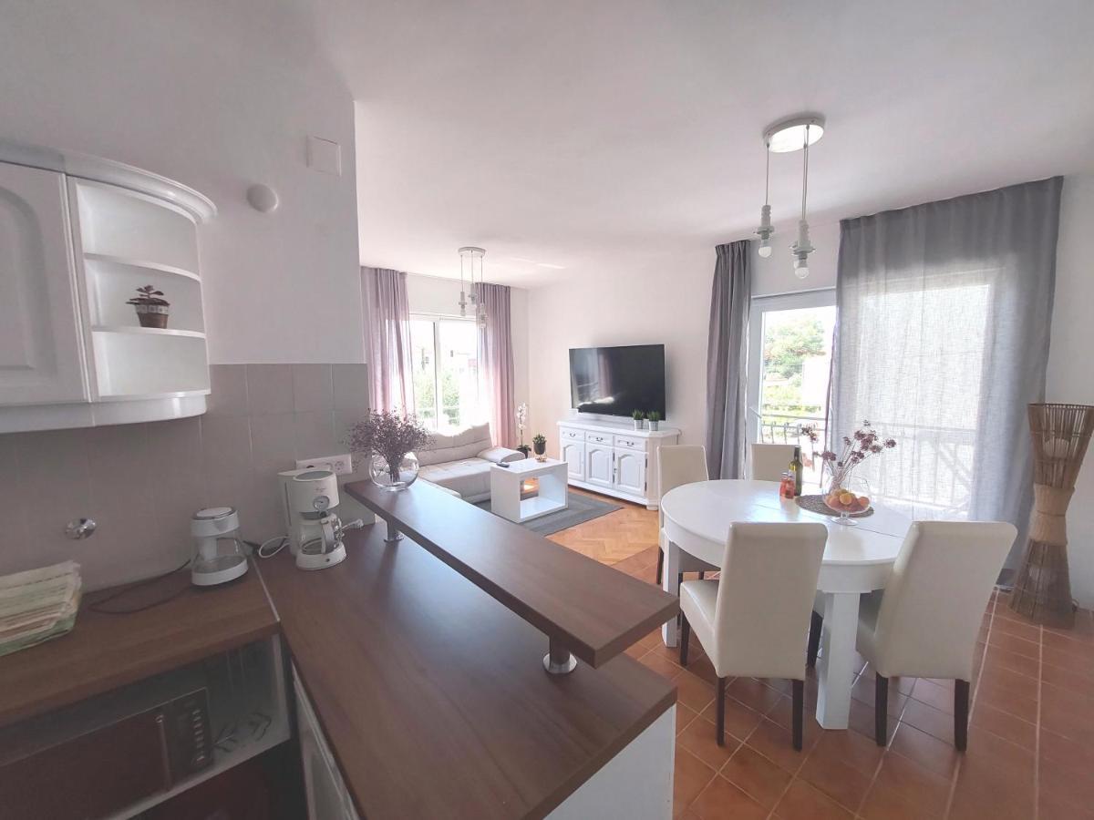 Gulin Apartments Vodice Eksteriør bilde