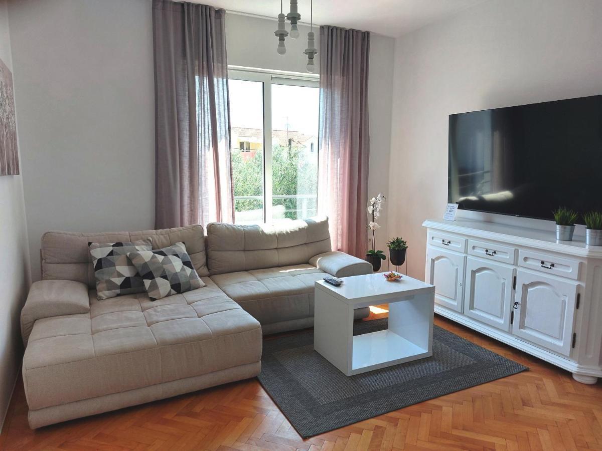 Gulin Apartments Vodice Eksteriør bilde