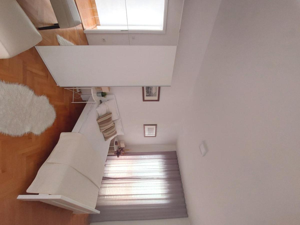 Gulin Apartments Vodice Eksteriør bilde