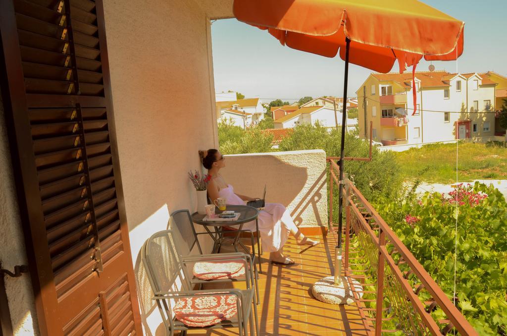 Gulin Apartments Vodice Rom bilde