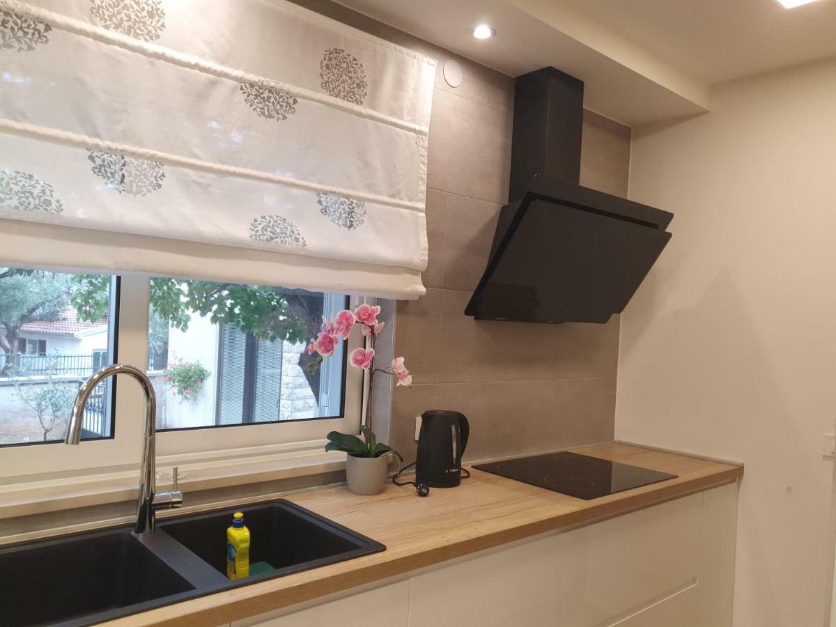 Gulin Apartments Vodice Eksteriør bilde